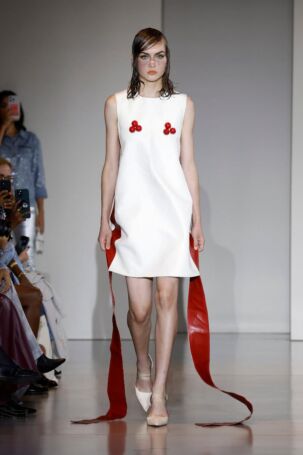 2/41 | Tokyo James Spring 2025 | Photo: NOWFASHION.com Tokyo James Spring 2025 | Photo: NOWFASHION.com