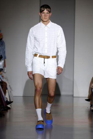 3/41 | Tokyo James Spring 2025 | Photo: NOWFASHION.com Tokyo James Spring 2025 | Photo: NOWFASHION.com
