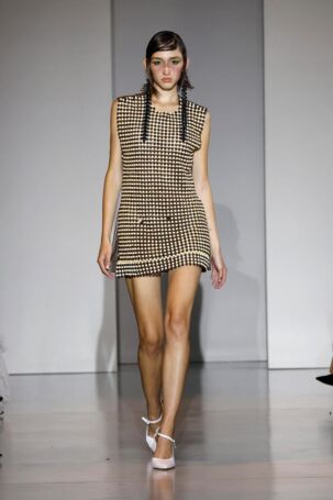 5/41 | Tokyo James Spring 2025 | Photo: NOWFASHION.com Tokyo James Spring 2025 | Photo: NOWFASHION.com