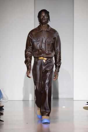8/41 | Tokyo James Spring 2025 | Photo: NOWFASHION.com Tokyo James Spring 2025 | Photo: NOWFASHION.com