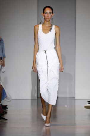 9/41 | Tokyo James Spring 2025 | Photo: NOWFASHION.com Tokyo James Spring 2025 | Photo: NOWFASHION.com