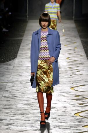 1/66 | Versace Spring 2025 | Photo: NOWFASHION.com Versace Spring 2025 | Photo: NOWFASHION.com