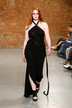 10/30 | Aaron Esh Spring 2025 | Photo: NOWFASHION.com Aaron Esh Spring 2025 | Photo: NOWFASHION.com