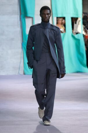 10/51 | Burberry Spring 2025 | Photo: NOWFASHION.com Burberry Spring 2025 | Photo: NOWFASHION.com