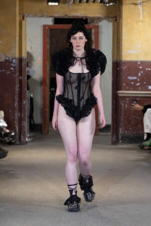 3/48 | Chopova Lowena | Spring 2025 | Courtesy of Chopova Lowena Chopova Lowena | Spring 2025 | Courtesy of Chopova Lowena