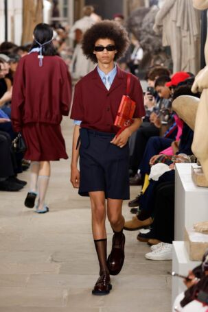 9/46 | Kent&Curwen Spring 2025 | Photo: NOWFASHION.com Kent&Curwen Spring 2025 | Photo: NOWFASHION.com