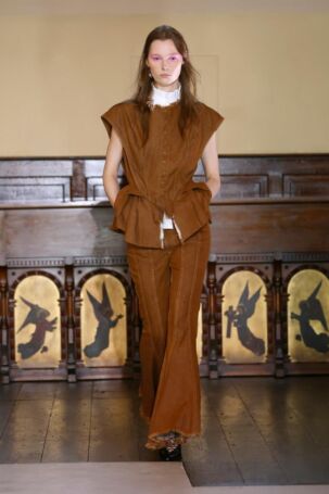 5/43 | Marques'Almeida Spring 2025 | Photo: NOWFASHION.com Marques'Almeida Spring 2025 | Photo: NOWFASHION.com