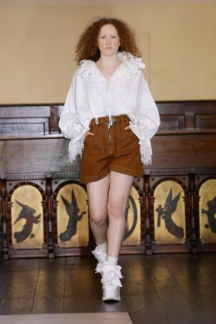 7/43 | Marques'Almeida Spring 2025 | Photo: NOWFASHION.com Marques'Almeida Spring 2025 | Photo: NOWFASHION.com