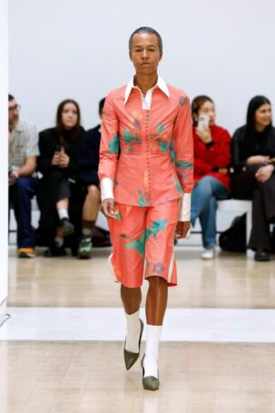7/25 | S.S. Daley Spring 2025 | Photo: NOWFASHION.com S.S. Daley Spring 2025 | Photo: NOWFASHION.com