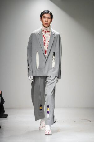 7/19 | MITSURU OKAZAKI Spring 2025 | Courtesy of Japan Fashion Week Organization MITSURU OKAZAKI Spring 2025 | Courtesy of Japan Fashion Week Organization