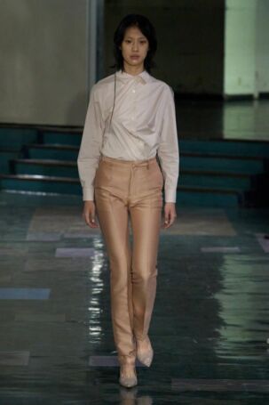 3/41 | pillings Spring 2025 | Photo Credit: JFWO Japan Fashion Week Organization pillings Spring 2025 | Photo Credit: JFWO Japan Fashion Week Organization
