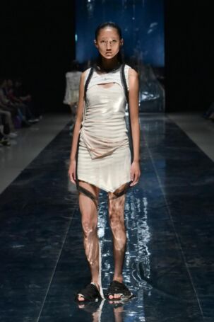 5/25 | Seivson Spring 2025 | Photo Credit: JFWO Japan Fashion Week Organization Seivson Spring 2025 | Photo Credit: JFWO Japan Fashion Week Organization