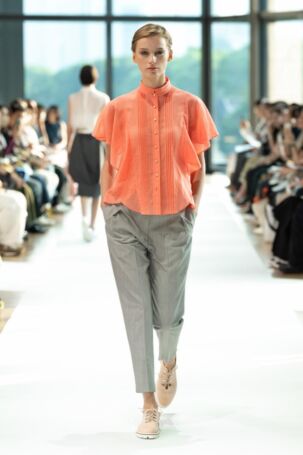 3/36 | support surface Spring 2025 | Photo Credit: JFWO Japan Fashion Week Organization support surface Spring 2025 | Photo Credit: JFWO Japan Fashion Week Organization
