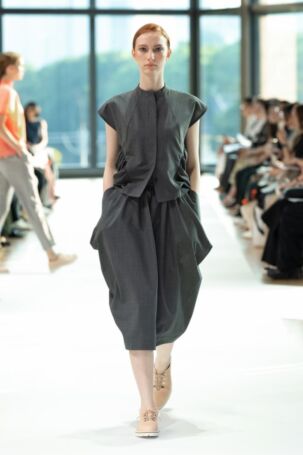 5/36 | support surface Spring 2025 | Photo Credit: JFWO Japan Fashion Week Organization support surface Spring 2025 | Photo Credit: JFWO Japan Fashion Week Organization