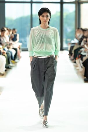 10/36 | support surface Spring 2025 | Photo Credit: JFWO Japan Fashion Week Organization support surface Spring 2025 | Photo Credit: JFWO Japan Fashion Week Organization