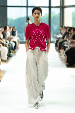 11/36 | support surface Spring 2025 | Photo Credit: JFWO Japan Fashion Week Organization support surface Spring 2025 | Photo Credit: JFWO Japan Fashion Week Organization