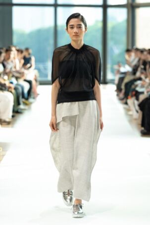 12/36 | support surface Spring 2025 | Photo Credit: JFWO Japan Fashion Week Organization support surface Spring 2025 | Photo Credit: JFWO Japan Fashion Week Organization