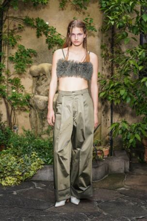 10/35 | VIVIANO Spring 2025 | Courtesy of Japan Fashion Week Organization VIVIANO Spring 2025 | Courtesy of Japan Fashion Week Organization