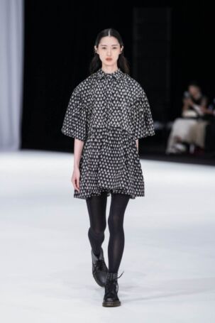 2/38 | WISHARAWISH Spring 2025 | Courtesy of Japan Fashion Week Organization WISHARAWISH Spring 2025 | Courtesy of Japan Fashion Week Organization