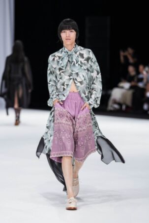 11/38 | WISHARAWISH Spring 2025 | Courtesy of Japan Fashion Week Organization WISHARAWISH Spring 2025 | Courtesy of Japan Fashion Week Organization