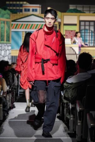 3/34 | yoshiokubo Spring 2025 | Courtesy of Japan Fashion Week Organization yoshiokubo Spring 2025 | Courtesy of Japan Fashion Week Organization