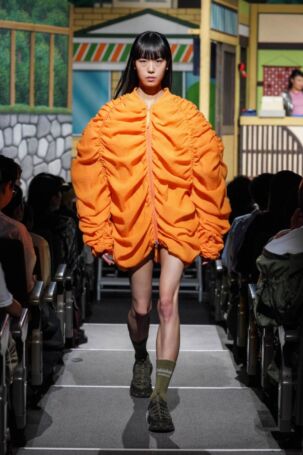 4/34 | yoshiokubo Spring 2025 | Courtesy of Japan Fashion Week Organization yoshiokubo Spring 2025 | Courtesy of Japan Fashion Week Organization
