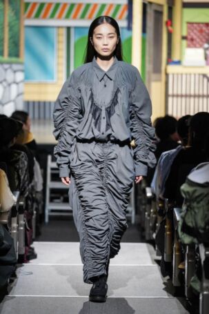 5/34 | yoshiokubo Spring 2025 | Courtesy of Japan Fashion Week Organization yoshiokubo Spring 2025 | Courtesy of Japan Fashion Week Organization