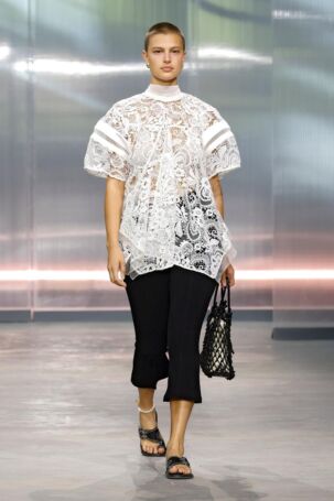 4/52 | 3.1 Phillip Lim Spring 2025 | Photo: NOWFASHION.com 3.1 Phillip Lim Spring 2025 | Photo: NOWFASHION.com