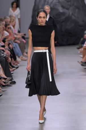 5/67 | Michael Kors Collection Spring 2025 | Photo: NOWFASHION.com Michael Kors Collection Spring 2025 | Photo: NOWFASHION.com
