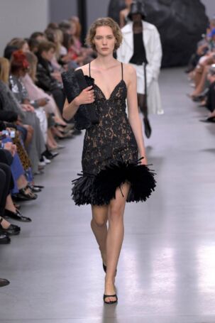 8/67 | Michael Kors Collection Spring 2025 | Photo: NOWFASHION.com Michael Kors Collection Spring 2025 | Photo: NOWFASHION.com