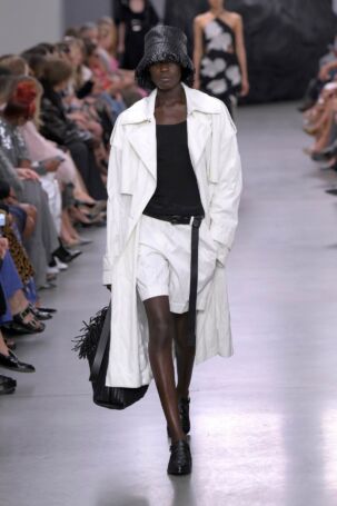 9/67 | Michael Kors Collection Spring 2025 | Photo: NOWFASHION.com Michael Kors Collection Spring 2025 | Photo: NOWFASHION.com