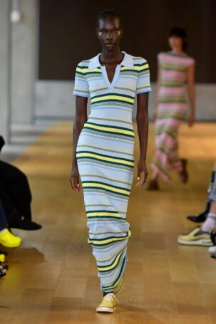 9/35 | MONSE Spring 2025 | Photo: NOWFASHION.com MONSE Spring 2025 | Photo: NOWFASHION.com