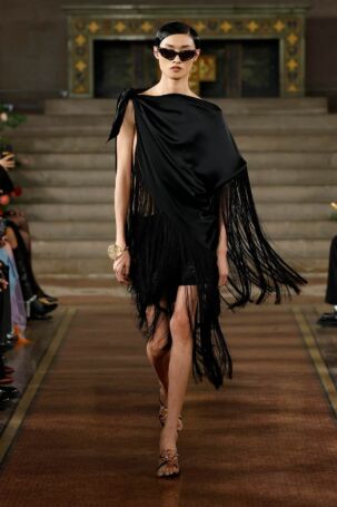 3/47 | Palomo Spain Spring 2025 | Photo: NOWFASHION.com Palomo Spain Spring 2025 | Photo: NOWFASHION.com