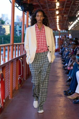 1/63 | Tommy Hilfiger Spring 2025 | Courtesy of Tommy Hilfiger Tommy Hilfiger Spring 2025 | Courtesy of Tommy Hilfiger