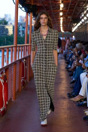 3/63 | Tommy Hilfiger Spring 2025 | Courtesy of Tommy Hilfiger Tommy Hilfiger Spring 2025 | Courtesy of Tommy Hilfiger