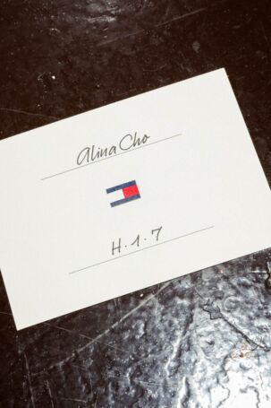 7/9 | Setting at Tommy Hilfiger Spring 2025 | Photo: BFA | Courtesy of Tommy Hilfiger Setting at Tommy Hilfiger Spring 2025 | Photo: BFA | Courtesy of Tommy Hilfiger