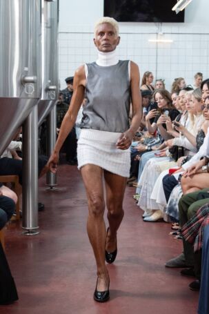 1/22 | A. Roege Hove Spring 2025 | Photo: James Cochrane | Courtesy of Copenhagen Fashion Week A. Roege Hove Spring 2025 | Photo: James Cochrane | Courtesy of Copenhagen Fashion Week