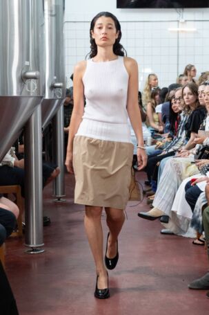 9/22 | A. Roege Hove Spring 2025 | Photo: James Cochrane | Courtesy of Copenhagen Fashion Week A. Roege Hove Spring 2025 | Photo: James Cochrane | Courtesy of Copenhagen Fashion Week