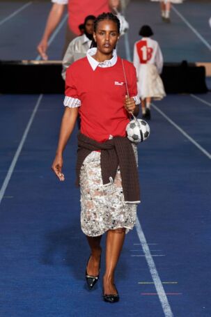 3/37 | Baum und Pferdgarten Spring 2025 | Photo: James Cochrane | Courtesy of Copenhagen Fashion Week Baum und Pferdgarten Spring 2025 | Photo: James Cochrane | Courtesy of Copenhagen Fashion Week