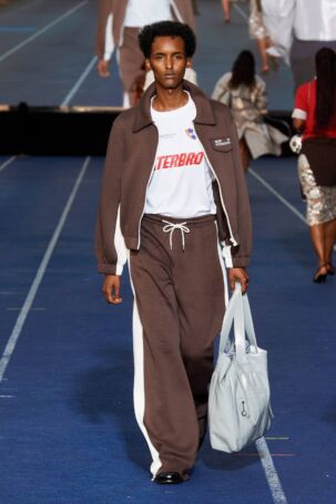 5/37 | Baum und Pferdgarten Spring 2025 | Photo: James Cochrane | Courtesy of Copenhagen Fashion Week Baum und Pferdgarten Spring 2025 | Photo: James Cochrane | Courtesy of Copenhagen Fashion Week
