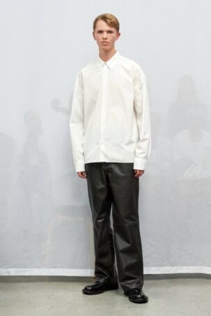 10/20 | Berner Kühl Spring 2025 | Photo: James Cochrane | Courtesy of Copenhagen Fashion Week Berner Kühl Spring 2025 | Photo: James Cochrane | Courtesy of Copenhagen Fashion Week