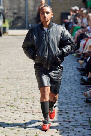 7/25 | Deadwood Spring 2025 | Photo: James Cochrane | Courtesy of Copenhagen Fashion Week Deadwood Spring 2025 | Photo: James Cochrane | Courtesy of Copenhagen Fashion Week