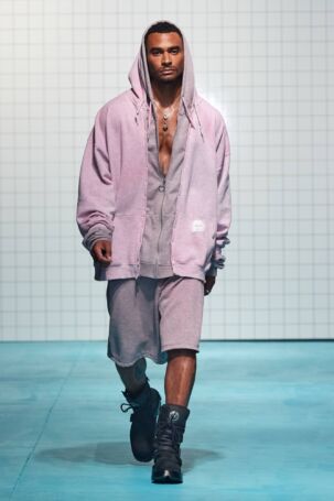 3/34 | (di)vision Spring 2025 | Photo: James Cochrane | Courtesy of Copenhagen Fashion Week (di)vision Spring 2025 | Photo: James Cochrane | Courtesy of Copenhagen Fashion Week