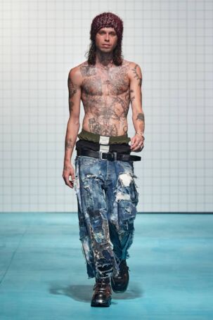 6/34 | (di)vision Spring 2025 | Photo: James Cochrane | Courtesy of Copenhagen Fashion Week (di)vision Spring 2025 | Photo: James Cochrane | Courtesy of Copenhagen Fashion Week