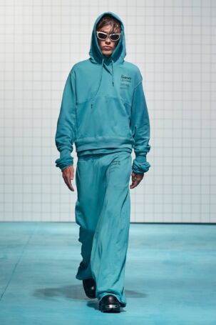 9/34 | (di)vision Spring 2025 | Photo: James Cochrane | Courtesy of Copenhagen Fashion Week (di)vision Spring 2025 | Photo: James Cochrane | Courtesy of Copenhagen Fashion Week