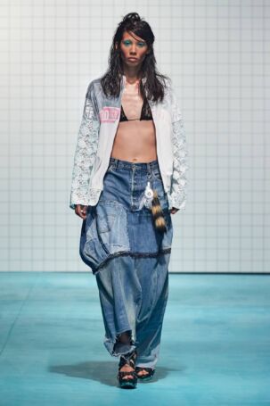 11/34 | (di)vision Spring 2025 | Photo: James Cochrane | Courtesy of Copenhagen Fashion Week (di)vision Spring 2025 | Photo: James Cochrane | Courtesy of Copenhagen Fashion Week