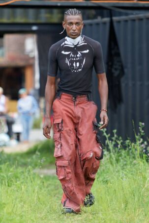 2/29 | Fine Chaos Spring 2025 | Photo: James Cochrane | Courtesy of Copenhagen Fashion Week Fine Chaos Spring 2025 | Photo: James Cochrane | Courtesy of Copenhagen Fashion Week