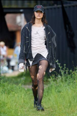 9/29 | Fine Chaos Spring 2025 | Photo: James Cochrane | Courtesy of Copenhagen Fashion Week Fine Chaos Spring 2025 | Photo: James Cochrane | Courtesy of Copenhagen Fashion Week