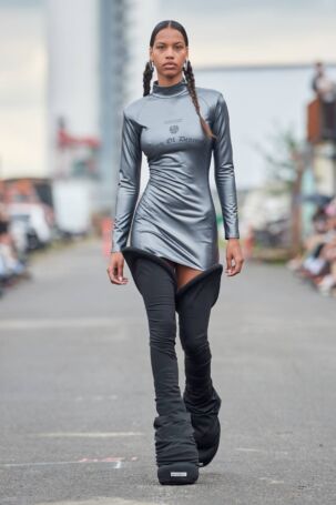 3/22 | Han Kjøbenhavn Spring 2025 | Photo: James Cochrane | Courtesy of Copenhagen Fashion Week Han Kjøbenhavn Spring 2025 | Photo: James Cochrane | Courtesy of Copenhagen Fashion Week