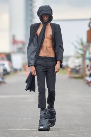 5/22 | Han Kjøbenhavn Spring 2025 | Photo: James Cochrane | Courtesy of Copenhagen Fashion Week Han Kjøbenhavn Spring 2025 | Photo: James Cochrane | Courtesy of Copenhagen Fashion Week